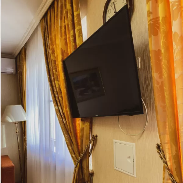 Номер Де люкс в санатории Целебный Нарзан в городе Кисловодске - фотография