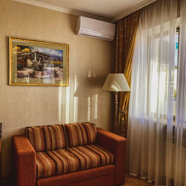 Номер Де люкс в санатории Целебный Нарзан в городе Кисловодске - фотография