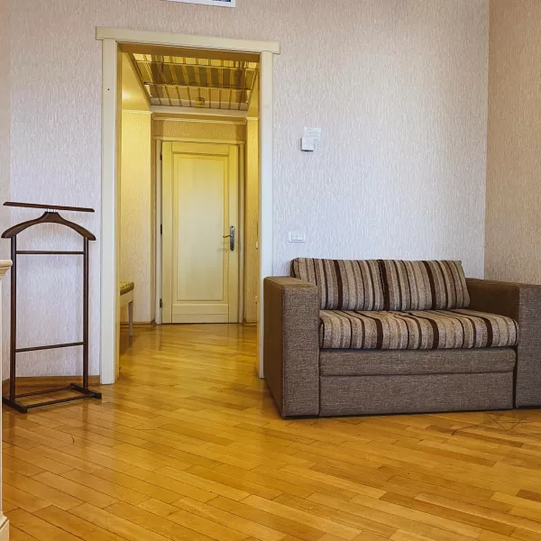 Номер Люкс в санатории Целебный Нарзан в городе Кисловодске - фотография