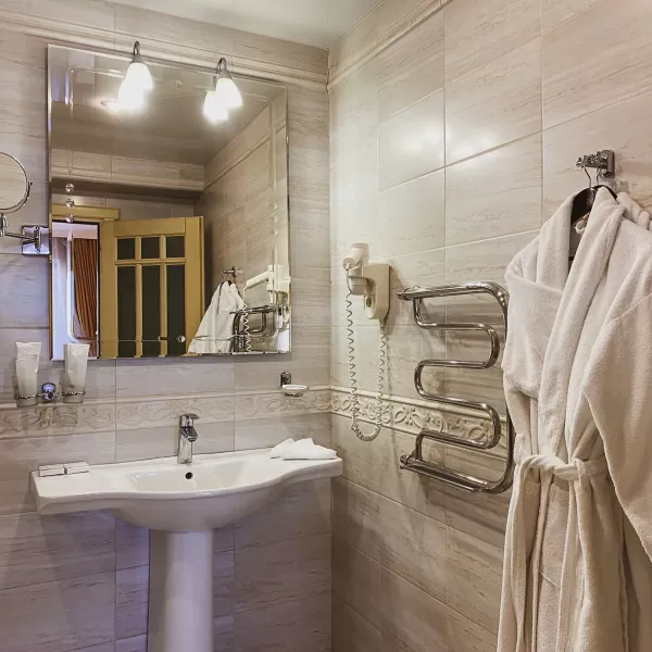 Номер Люкс в санатории Целебный Нарзан в городе Кисловодске - фотография