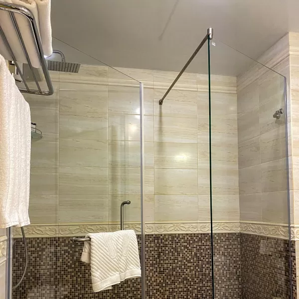 Номер Люкс в санатории Целебный Нарзан в городе Кисловодске - фотография