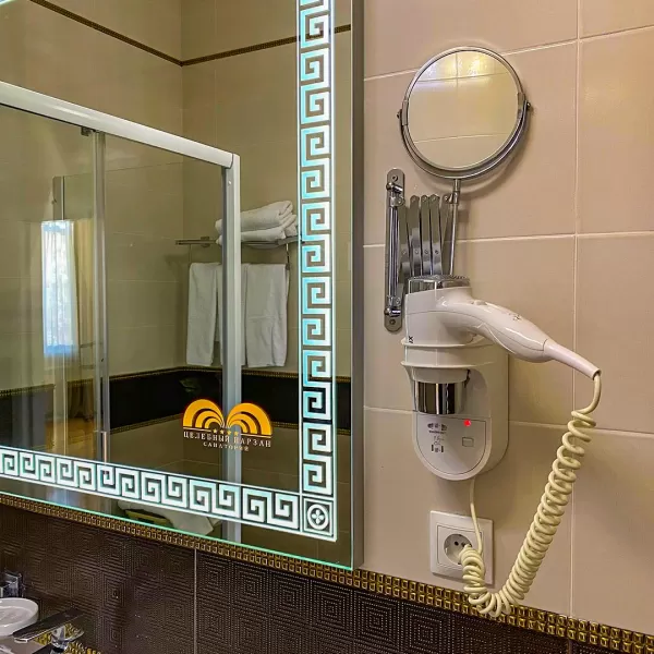 Номер Посольский люкс в санатории Целебный Нарзан в городе Кисловодске - фотография