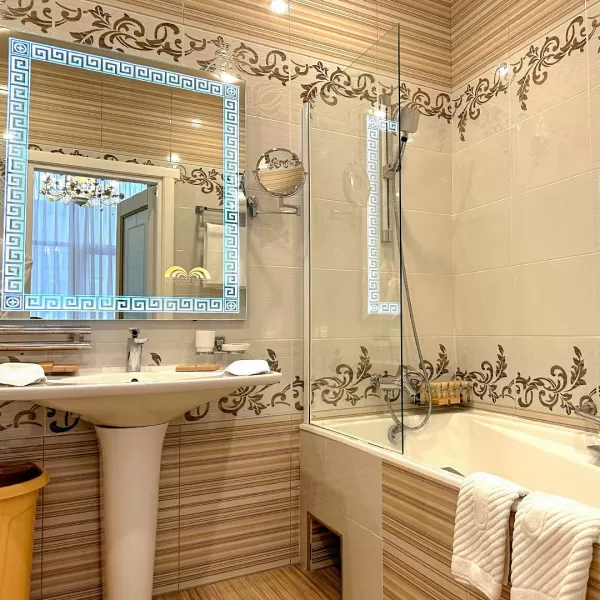 Номер Прованский люкс в санатории Целебный Нарзан в городе Кисловодске - фотография