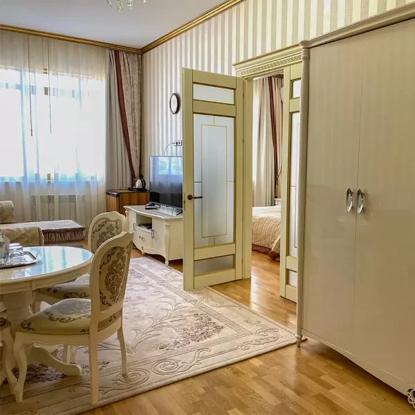 Номер Романтический люкс в санатории Целебный Нарзан в городе Кисловодске - фотография