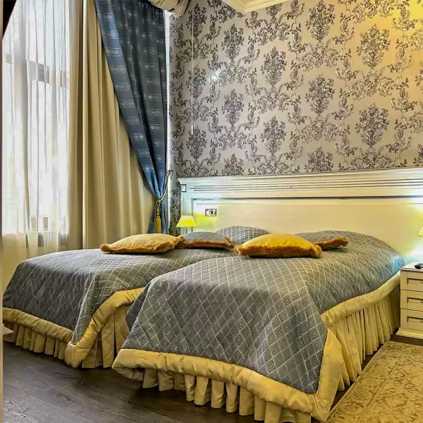 Номер Серебряный люкс в санатории Целебный Нарзан в городе Кисловодске - фотография