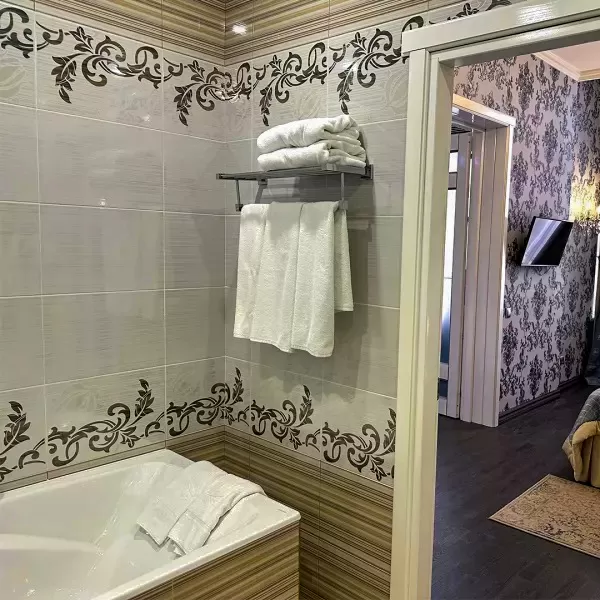 Номер Серебряный люкс в санатории Целебный Нарзан в городе Кисловодске - фотография