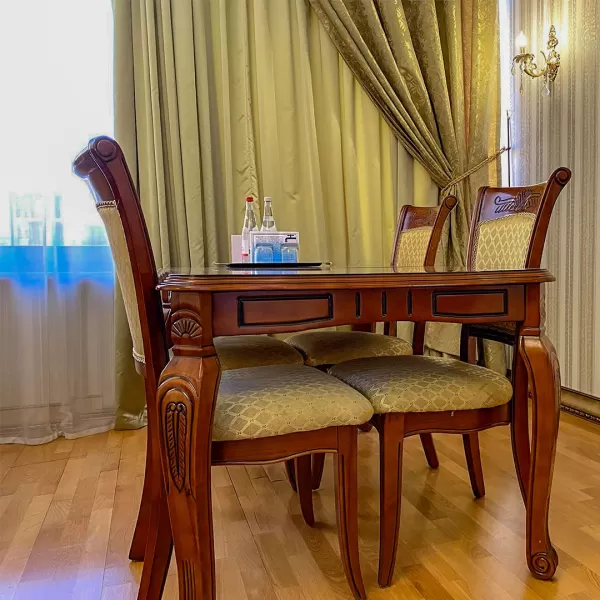 Номер Синдика люкс в санатории Целебный Нарзан в городе Кисловодске - фотография