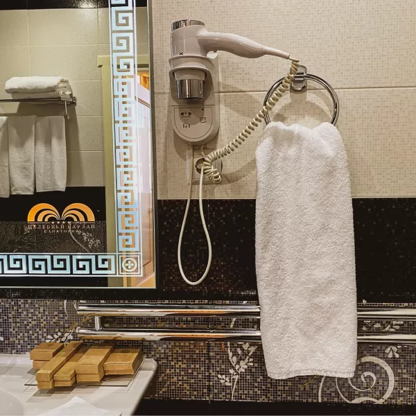 Номер Студия люкс в санатории Целебный Нарзан в городе Кисловодске - фотография