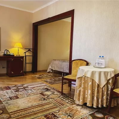 Номер Де люкс в санатории Целебный Нарзан в городе Кисловодске - фотография