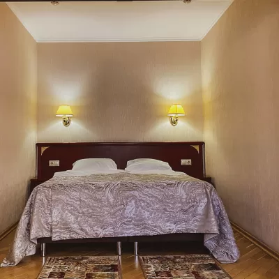 Номер Де люкс в санатории Целебный Нарзан в городе Кисловодске - фотография