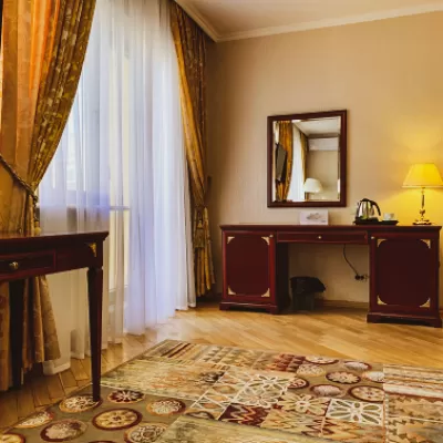 Номер Де люкс в санатории Целебный Нарзан в городе Кисловодске - фотография