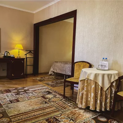 Номер Де люкс в санатории Целебный Нарзан в городе Кисловодске - фотография