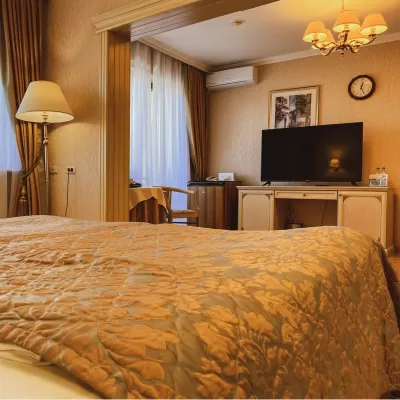 Номер Люкс в санатории Целебный Нарзан в городе Кисловодске - фотография