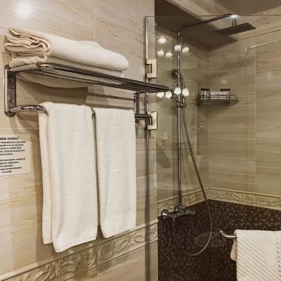 Номер Люкс в санатории Целебный Нарзан в городе Кисловодске - фотография