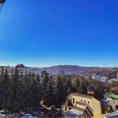 Номер Люкс в санатории Целебный Нарзан в городе Кисловодске - фотография