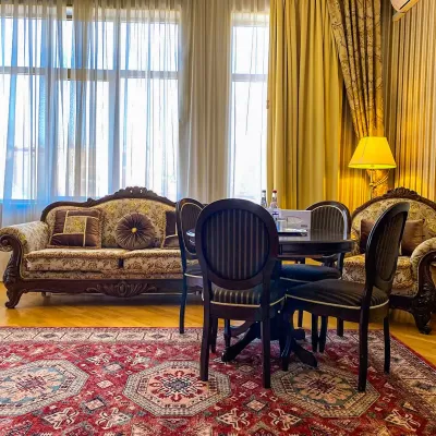 Номер Посольский люкс в санатории Целебный Нарзан в городе Кисловодске - фотография