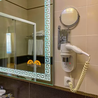 Номер Посольский люкс в санатории Целебный Нарзан в городе Кисловодске - фотография