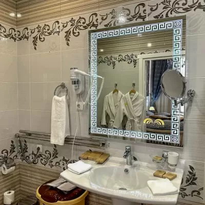 Номер Серебряный люкс в санатории Целебный Нарзан в городе Кисловодске - фотография