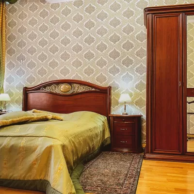 Номер Синдика люкс в санатории Целебный Нарзан в городе Кисловодске - фотография