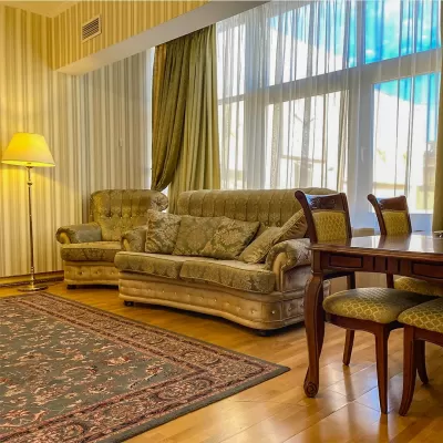 Номер Синдика люкс в санатории Целебный Нарзан в городе Кисловодске - фотография