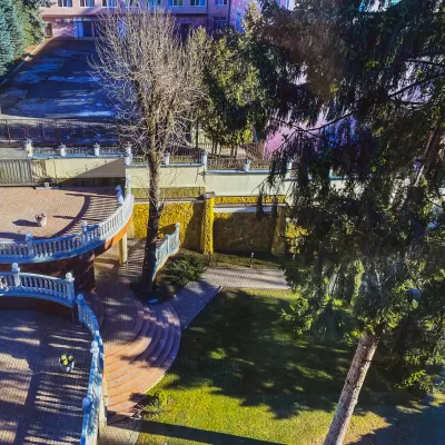 Номер Студия люкс в санатории Целебный Нарзан в городе Кисловодске - фотография